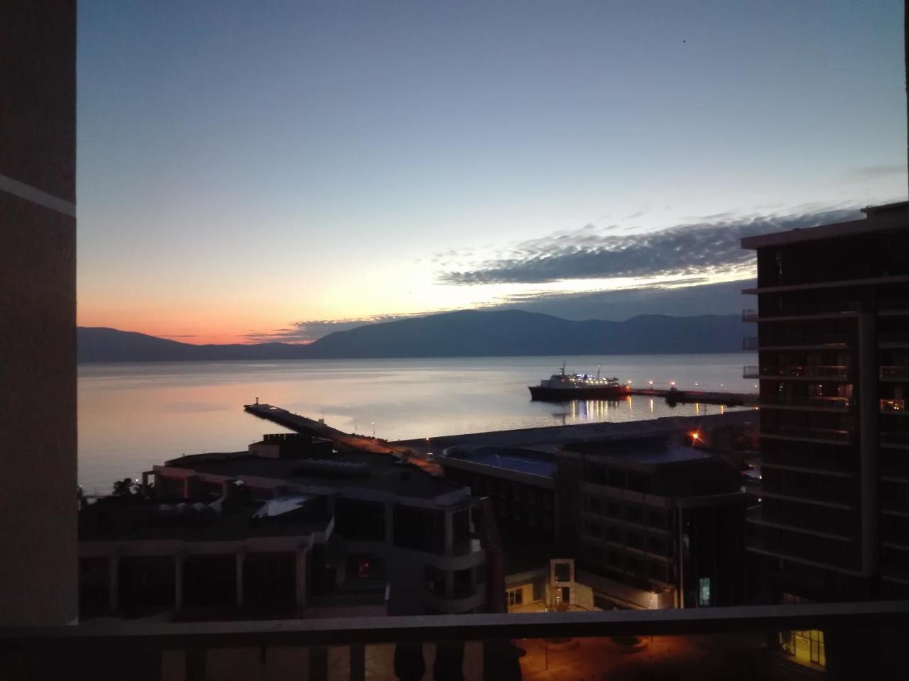 Guidus Apartment Vlorë Buitenkant foto